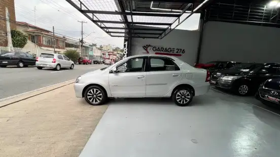 TOYOTA-ETIOS-2014
