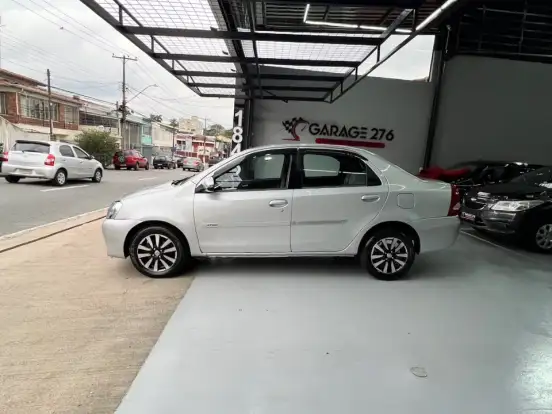 TOYOTA-ETIOS-1.5 PLATINUM SEDAN 16V FLEX 4P MANUAL TOYOTA-ETIOS-2014