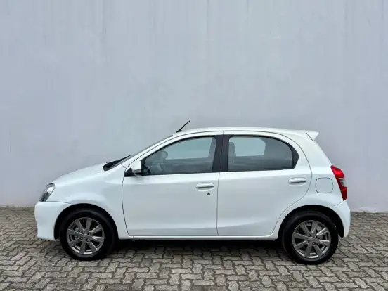 TOYOTA-ETIOS-1.5 XLS 16V FLEX 4P AUTOMÁTICO TOYOTA-ETIOS-2016