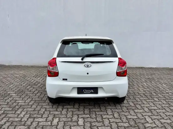TOYOTA-ETIOS-2016