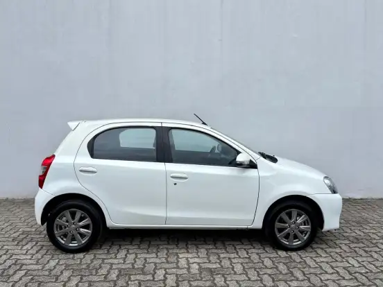 TOYOTA-ETIOS-2016