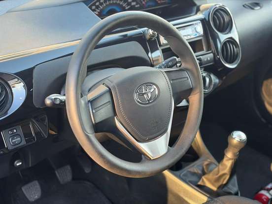 TOYOTA-ETIOS-1.3 X 16V FLEX 4P MANUAL TOYOTA-ETIOS-2015