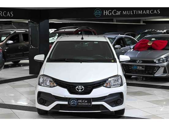 TOYOTA-ETIOS-2018