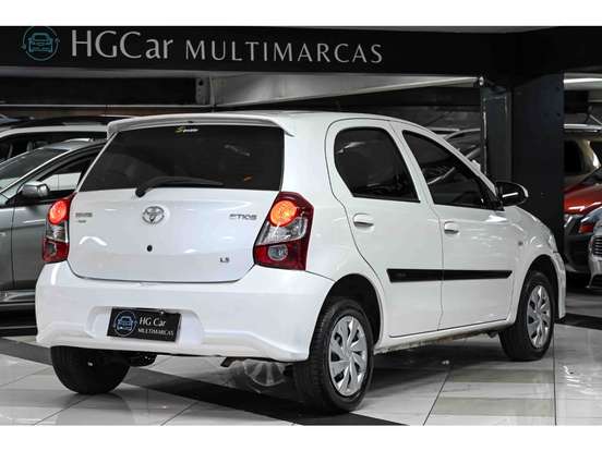 TOYOTA-ETIOS-2018