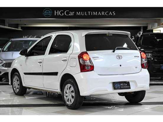TOYOTA-ETIOS-2018