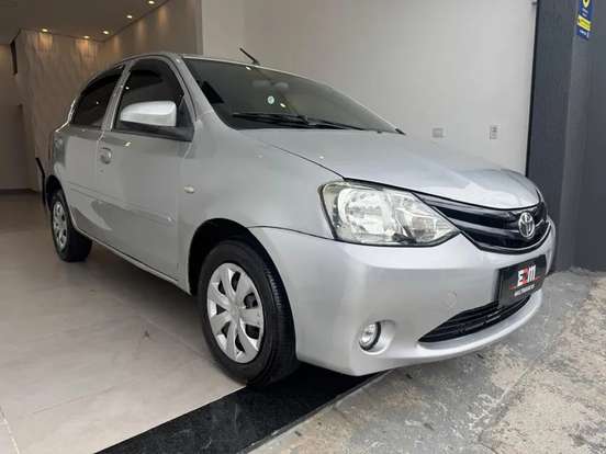 TOYOTA-ETIOS-2014