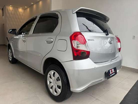 TOYOTA-ETIOS-1.3 X 16V FLEX 4P MANUAL TOYOTA-ETIOS-2014