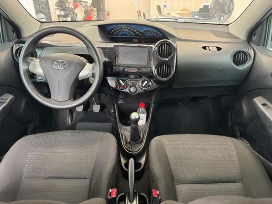 TOYOTA-ETIOS-1.3 X 16V FLEX 4P MANUAL TOYOTA-ETIOS-2014