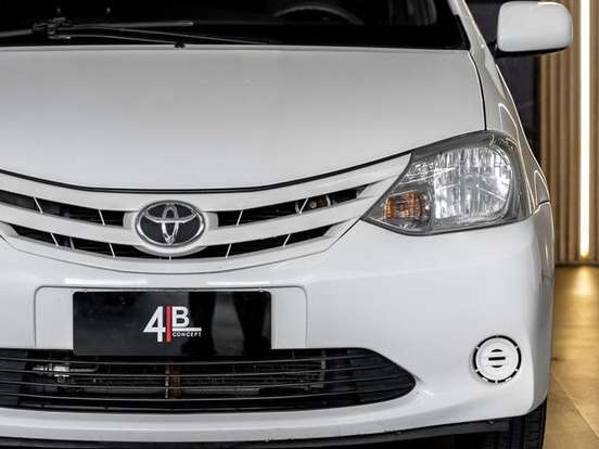 TOYOTA-ETIOS-1.3 XS 16V FLEX 4P MANUAL TOYOTA-ETIOS-2013