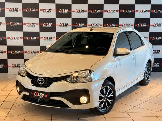 TOYOTA ETIOS 1.5 PLATINUM SEDAN 16V FLEX 4P AUTOMÁTICO