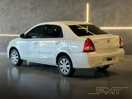 TOYOTA-ETIOS-2020