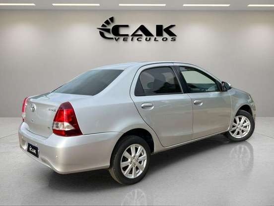 TOYOTA-ETIOS-2019