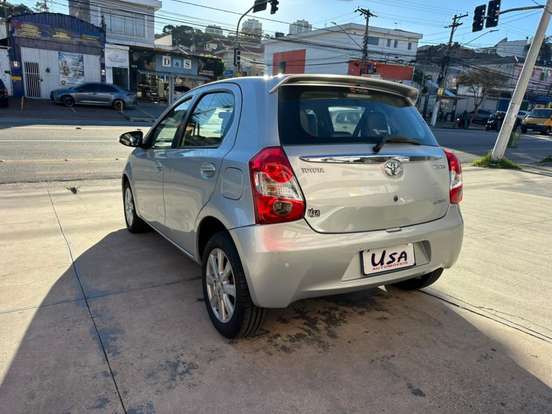 TOYOTA-ETIOS-2016