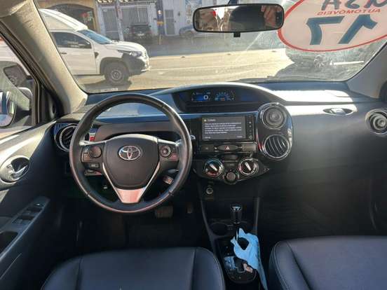 TOYOTA-ETIOS-2016