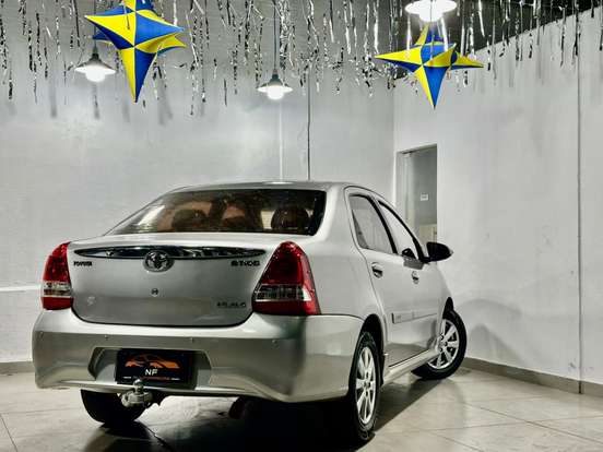 TOYOTA-ETIOS-2017