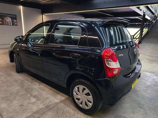 TOYOTA-ETIOS-2017