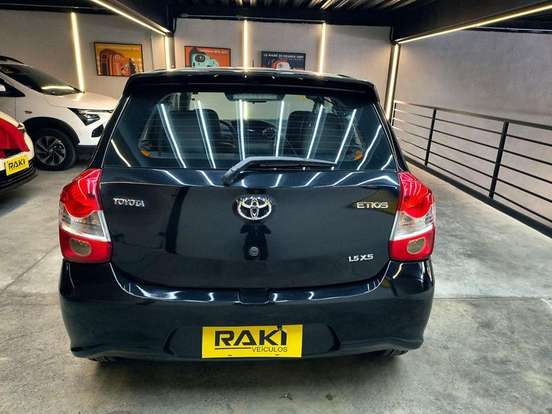 TOYOTA-ETIOS-1.5 XS 16V FLEX 4P AUTOMÁTICO TOYOTA-ETIOS-2017