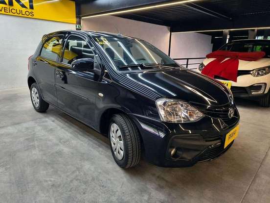 TOYOTA-ETIOS-2017