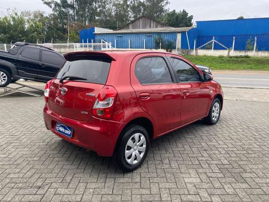 TOYOTA-ETIOS-2015