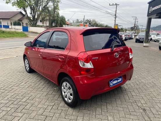 TOYOTA-ETIOS-2015