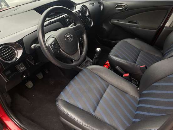 TOYOTA-ETIOS-2015
