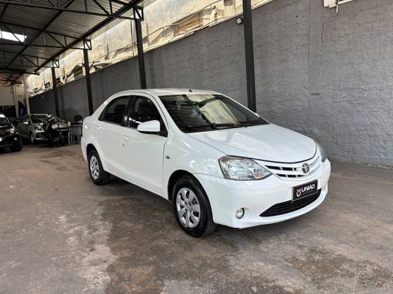 TOYOTA ETIOS 1.5 XS SEDAN 16V FLEX 4P MANUAL