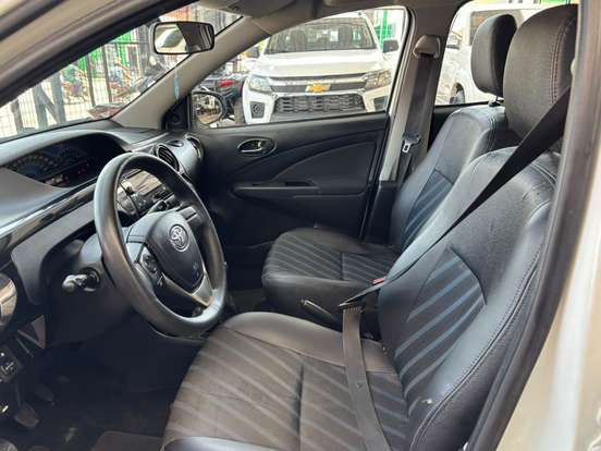 TOYOTA-ETIOS-2015