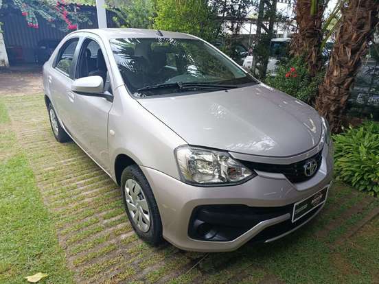 TOYOTA-ETIOS-2017
