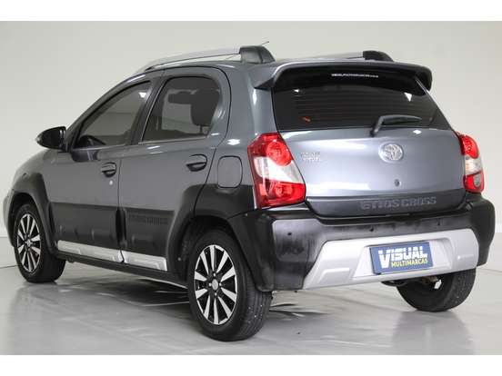 TOYOTA-ETIOS CROSS-2014