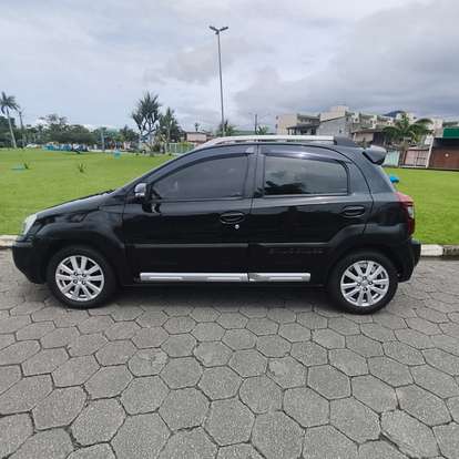 TOYOTA-ETIOS CROSS-2014