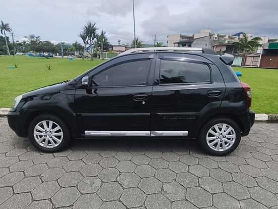TOYOTA-ETIOS CROSS-1.5 16V FLEX 4P MANUAL TOYOTA-ETIOS CROSS-2014