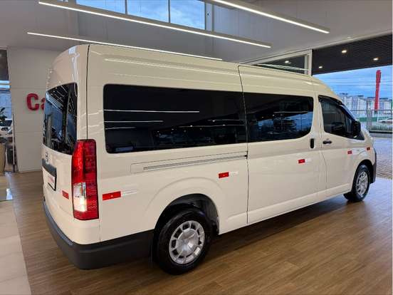 TOYOTA-HIACE-2.8 D-4D TURBO DIESEL MINIBUS 15+1 DX AUTOMÁTICO TOYOTA-HIACE-2024