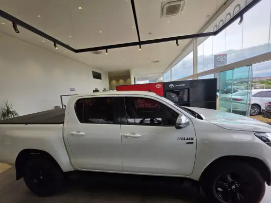 TOYOTA-HILUX-2017