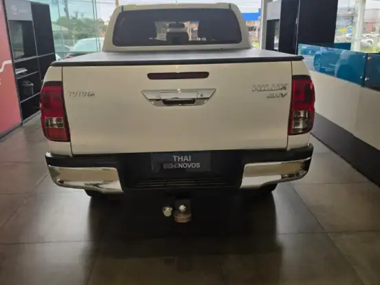TOYOTA-HILUX-2.7 SRV 4X2 CD 16V FLEX 4P AUTOMÁTICO TOYOTA-HILUX-2017