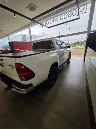 TOYOTA-HILUX-2017