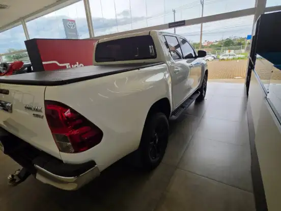 TOYOTA-HILUX-2.7 SRV 4X2 CD 16V FLEX 4P AUTOMÁTICO TOYOTA-HILUX-2017