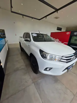 TOYOTA HILUX 2.7 SRV 4X2 CD 16V FLEX 4P AUTOMÁTICO