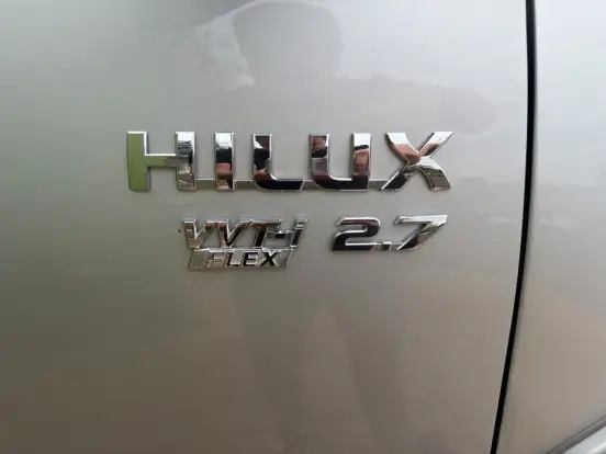 TOYOTA-HILUX-2014