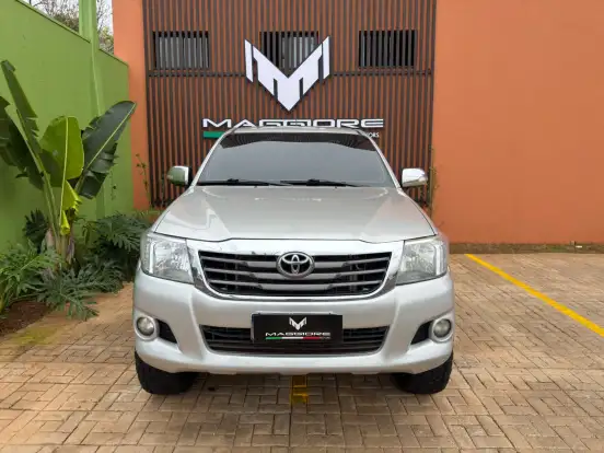 TOYOTA-HILUX-2014
