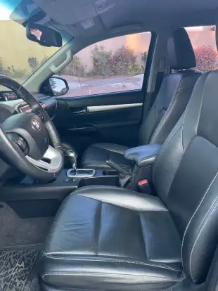 TOYOTA-HILUX-2020
