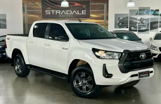 TOYOTA-HILUX-2022