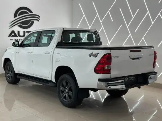 TOYOTA-HILUX-2022