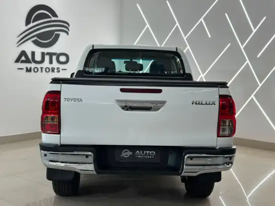 TOYOTA-HILUX-2022