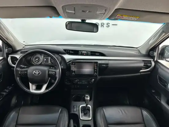 TOYOTA-HILUX-2022