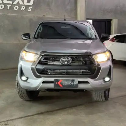 TOYOTA-HILUX-2023