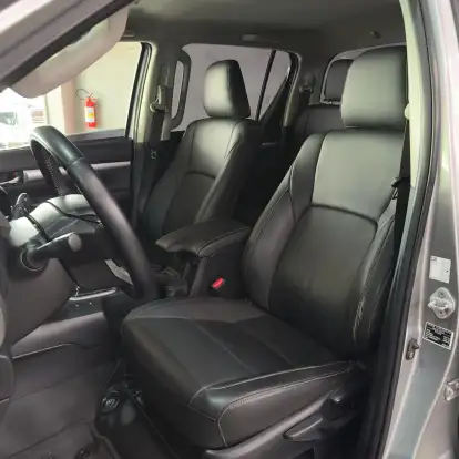TOYOTA-HILUX-2023