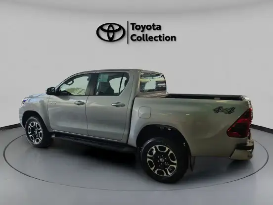 TOYOTA-HILUX-2.8 D-4D TURBO DIESEL CD SRV 4X4 AUTOMÁTICO TOYOTA-HILUX-2025