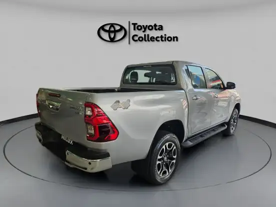 TOYOTA-HILUX-2025