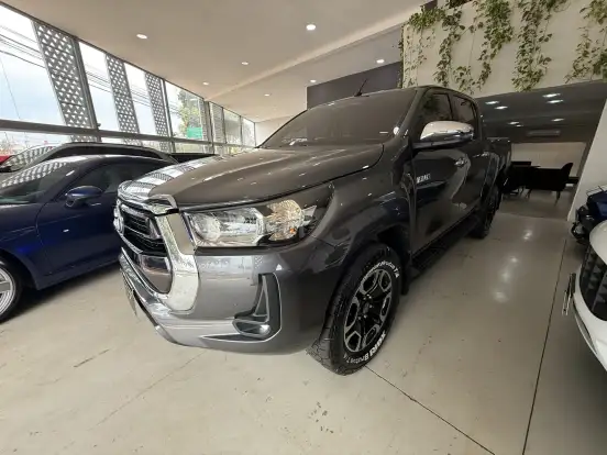 TOYOTA-HILUX-2021