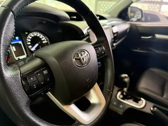 TOYOTA-HILUX-2.8 D-4D TURBO DIESEL CD SRV 4X4 AUTOMÁTICO TOYOTA-HILUX-2021